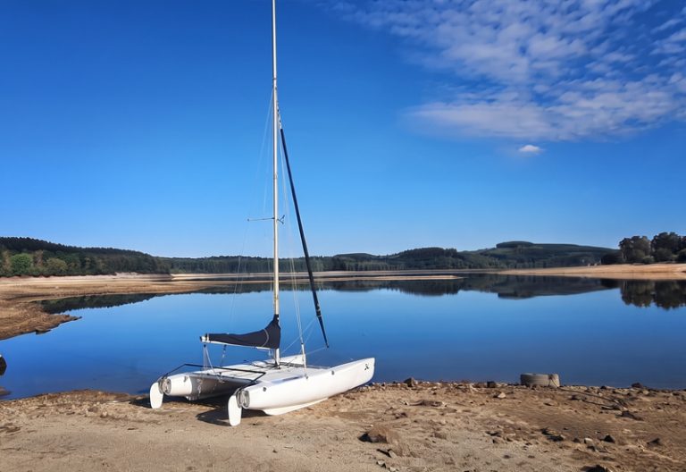 Lac de Vassivière à sec été 2026